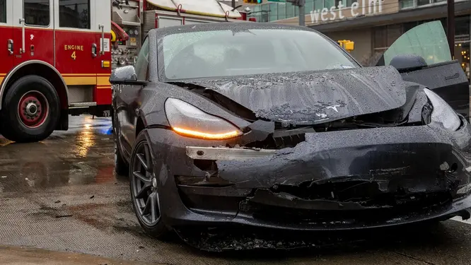 Bateu e deu perda total? Entenda o que muda no seguro de carros elétricos Notícias,Fenseg,Carros Elétricos