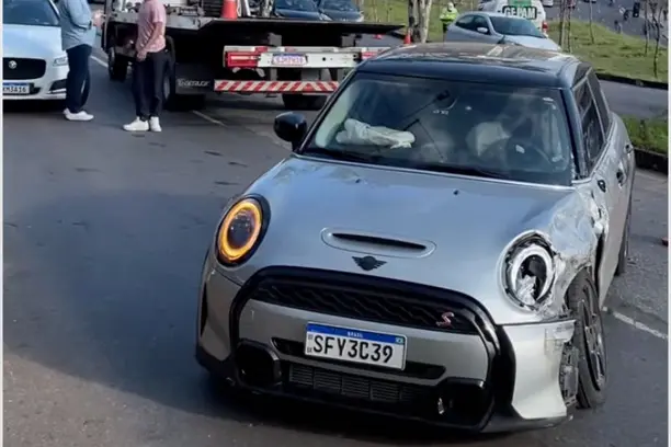 Carro atingido por viatura: quem paga os danos quando o causador é um veículo oficial? Notícias,Seguro Auto,carro,Sincor-mG,Viatura