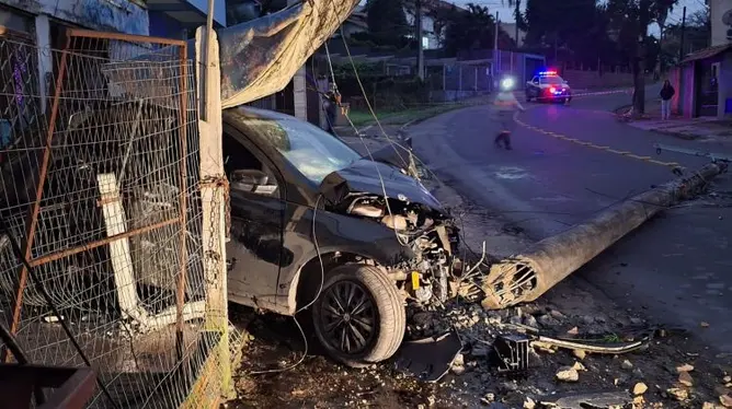 Carro invade residência: o seguro residencial cobre esse tipo de acidente? Notícias,Seguro Residencial,Sincor-mG