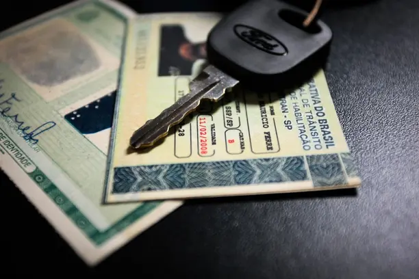 CNH vencida não cancela direito à indenização no seguro de carro, diz Justiça de SP Notícias,Allianz,STJ,SP,CNH