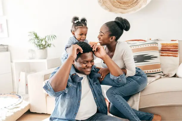 Depois do desemprego, nascimento de um filho é o principal gatilho para brasileiros buscarem proteção financeira, aponta pesquisa da MetLife Notícias,MetLife,Metlife Brasil