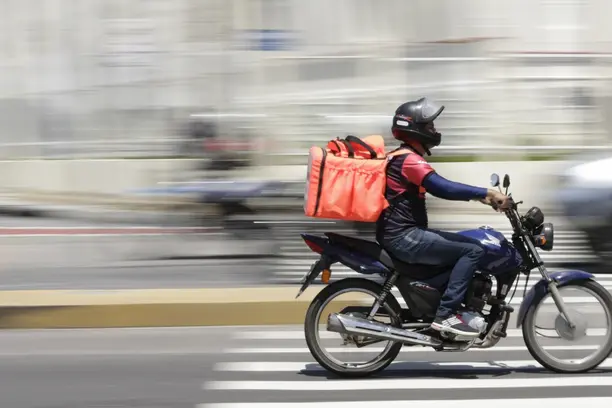 Na economia do delivery, entregadores viram novo mercado para seguradoras Notícias