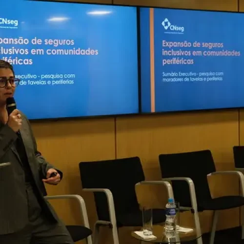 Maioria dos moradores de favelas demonstra interesse por seguros, aponta pesquisa inédita da CNseg Instituições,assessorias em seguros,cnseg,Confederação Nacional das Seguradoras,Corretor de Seguros,Instituto Locomotiva,lucro líquido,Mercado de Seguros,planos de saúde,Proteção veicular,Rachel Rua Baptista,Roberto Santos,seguradoras,seguro,Seguros