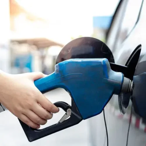 Gasolina com mais etanol pode elevar demanda por assistência e colocar seguros de automóveis em alerta Notícias,Fenacor,gasolina