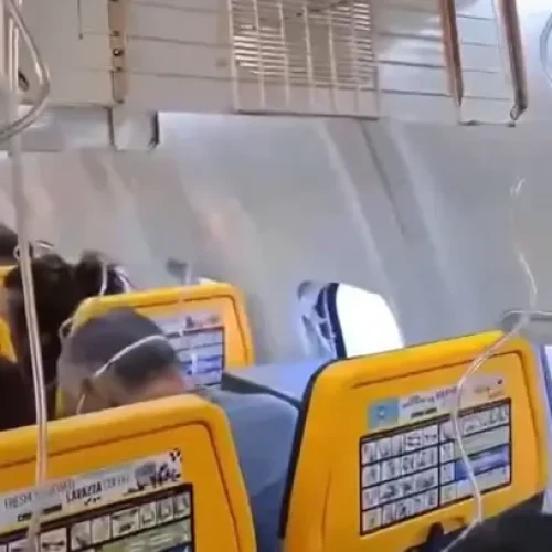 Passageiro é sugado após janela se romper em voo: quais seguros podem ser acionados? Notícias,Seguro,aeronave,Passageiro