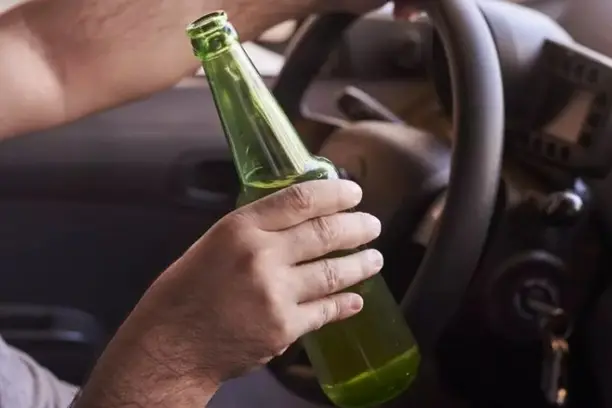 Embriaguez ao volante pode levar à negativa da indenização; entenda por que essa regra protege todos os segurados Notícias,Indenização,TV Senado