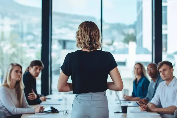Mulheres são 54% da força de trabalho dos seguros, mas só 28,5% na gestão executiva Notícias,SUSEP,SOU SEGURA