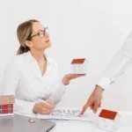 Pessoas conversando sobre plano de saúde para autônomo