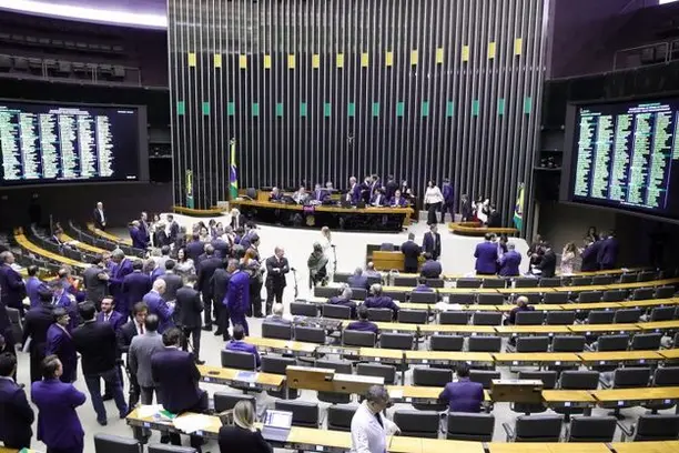 Projeto na Câmara quer tornar obrigatório veículo reserva para terceiro Notícias,Câmara dos Deputados,Câmara