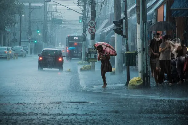 Chuvas intensas reforçam a importância de proteger casas, veículos e vidas Seguros Gerais,casa,casas,chuva intensa,Chuvas,Clima,Gustavo Bentes,Mercado de Seguros,mudanças climáticas,Porto Seguro,riscos climáticos,Sanya Carraro,seguro,seguro residencial,Seguros,Setor de Seguros,Sincor-MG,veículos,vidas