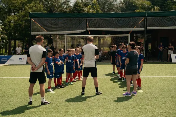 AXA no Brasil promove nova edição da Soccer Clinic do Liverpool FC para crianças em São Paulo Instituições,assessorias em seguros,AXA no Brasil,Corretor de Seguros,Luciano Calheiros,lucro líquido,Mercado de Seguros,planos de saúde,Proteção veicular,seguradoras,seguro,Seguros,Soccer Clinic do Liverpool FC