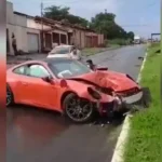 Dono de porsche de mais de R$ 700 mil que teve perda total após bater em poste diz que seguro cobriu valor Notícias